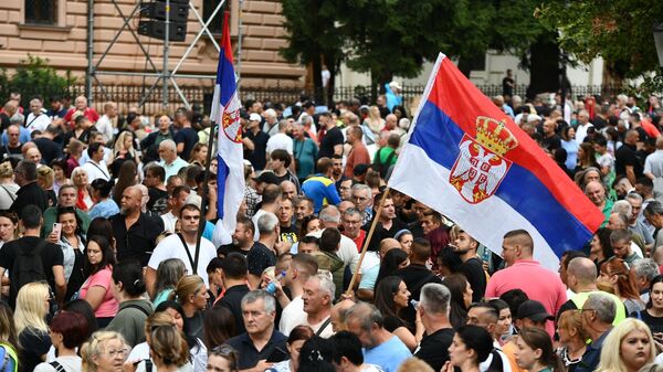 Грађани који су пешке кренули из Новог Сада стигли су око 17.30 у Сремске Карловце, где ће присуствовати обележавању Дана сећања за све страдале и прогнане у хрватској оружаној акцији Олуја - Sputnik Србија