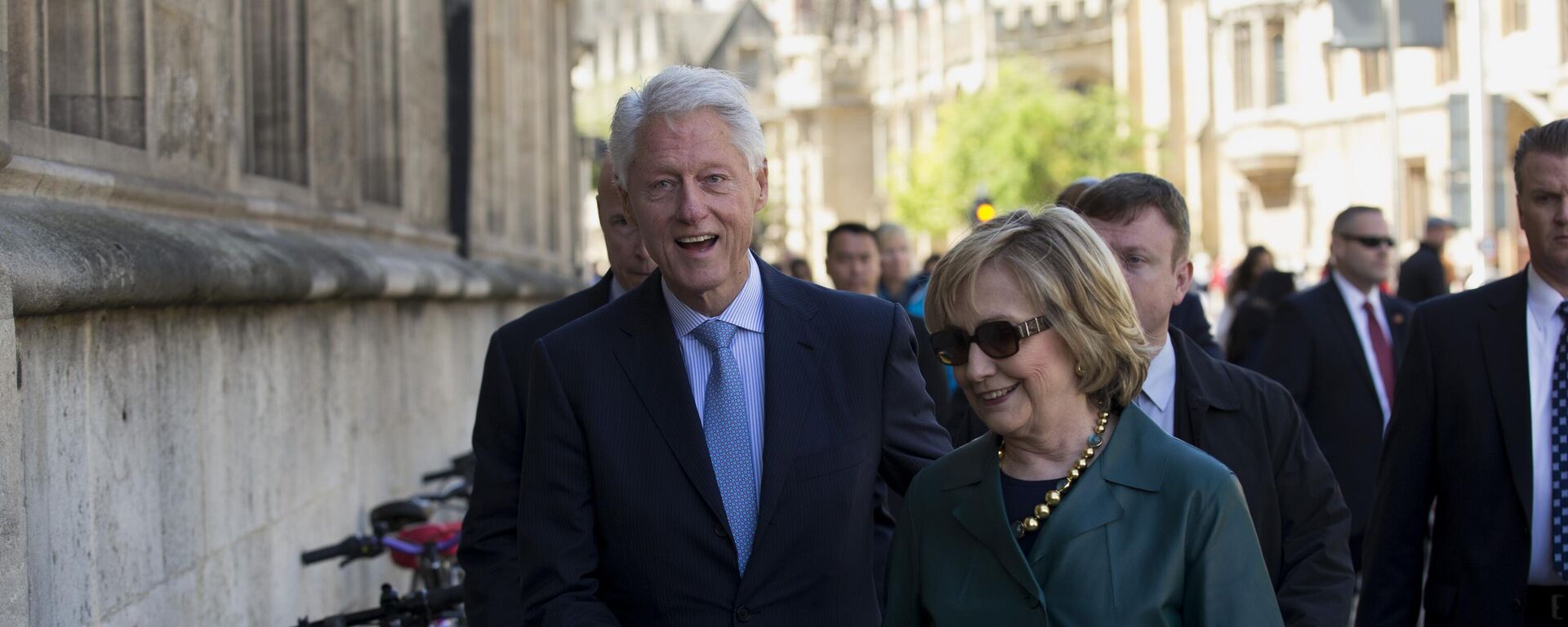 Бил и Хилари Клинтон - Sputnik Србија, 1920, 05.08.2025