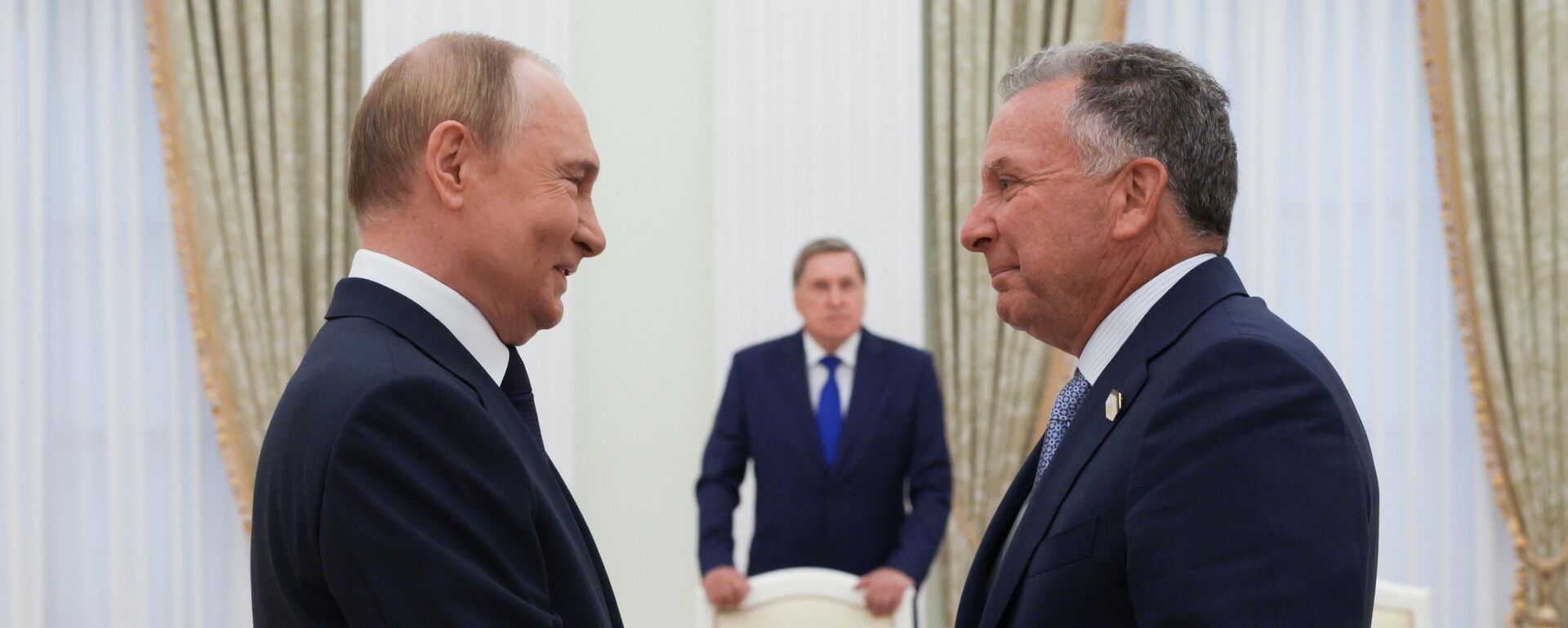 Владимир Путин са Стивом Виткофом у Кремљу. - Sputnik Србија, 1920, 28.11.2025