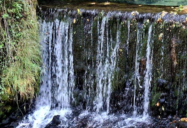  Водопад у подножју пећине  - Sputnik Србија