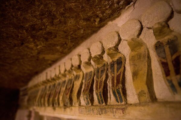 Поглед на натписе унутар гробница - Sputnik Србија