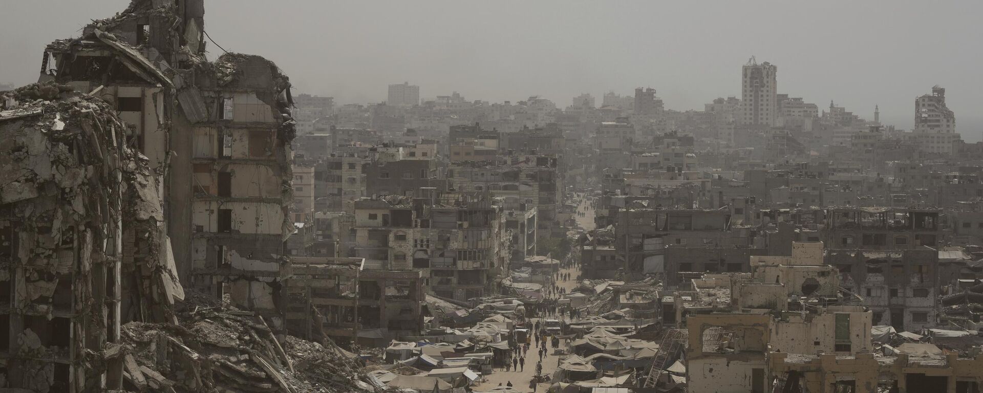 Uništene zgrade u izraelskom bombardovanju grada Gaze. - Sputnik Srbija, 1920, 22.09.2025