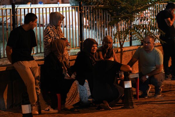 Потрес се осетио и у Истанбулу, Бурси, Баликесиру, Коџаелију и околним провинцијама. - Sputnik Србија