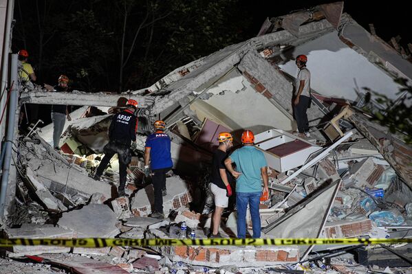 Потрес је трајао између 10 и 20 секунди. - Sputnik Србија