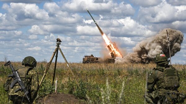 Паљба из ракетног система ураган у зони специјалне војне операције - Sputnik Србија