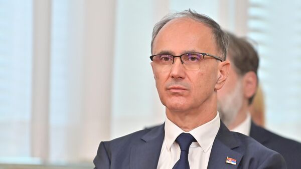 Premier Macut se je v Nišu sestal s predstavniki univerze o pripravah na novo šolsko leto