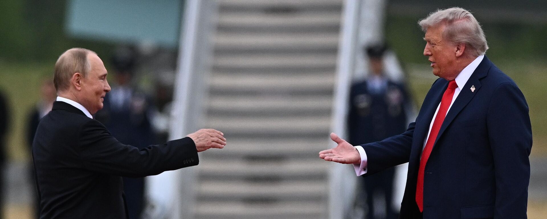 Sastanak ruskog predsednika Vladimira Putina i američkog lidera Donalda Trampa na Aljasci Sastanak ruskog predsednika Vladimira Putina i američkog lidera Donalda Trampa na Aljasci - Sputnik Srbija, 1920, 23.10.2025