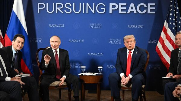 Sastanak ruskog predsednika Vladimira Putina i američkog lidera Donalda Trampa na Aljasci - Sputnik Srbija