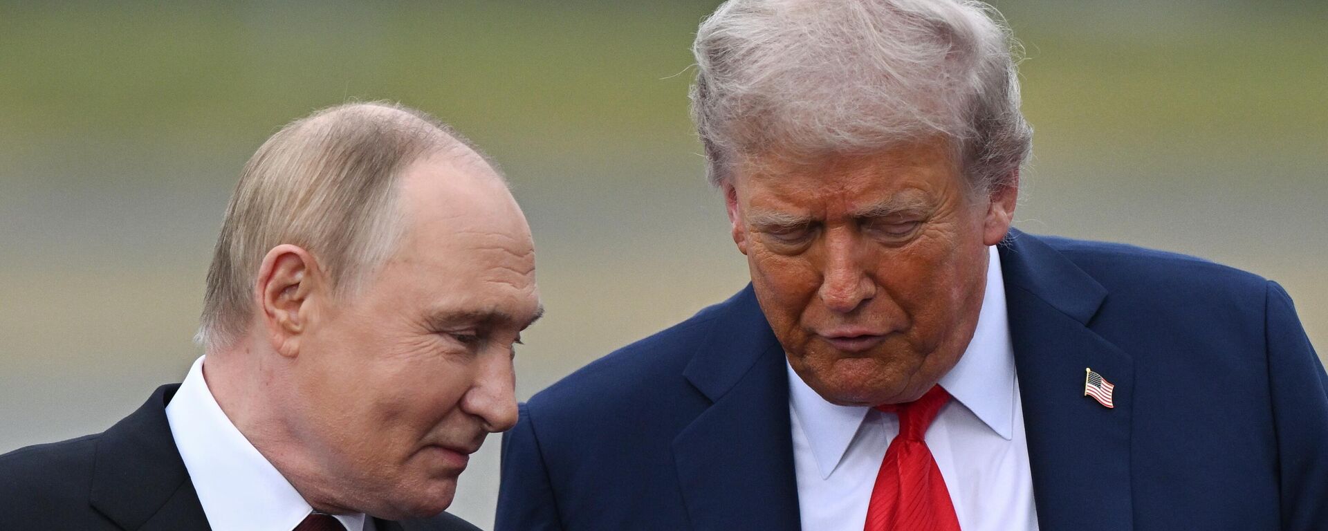 Vladimir Putin i Donald Tramp - Sputnik Srbija, 1920, 15.10.2025