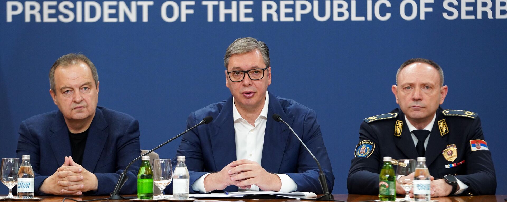 Aleksandar Vučić se obraća naciji Aleksandar Vučić se obraća naciji - Sputnik Srbija, 1920, 17.08.2025