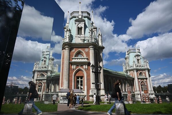 Велики дворац у музејском компкесу Царицино - Sputnik Србија