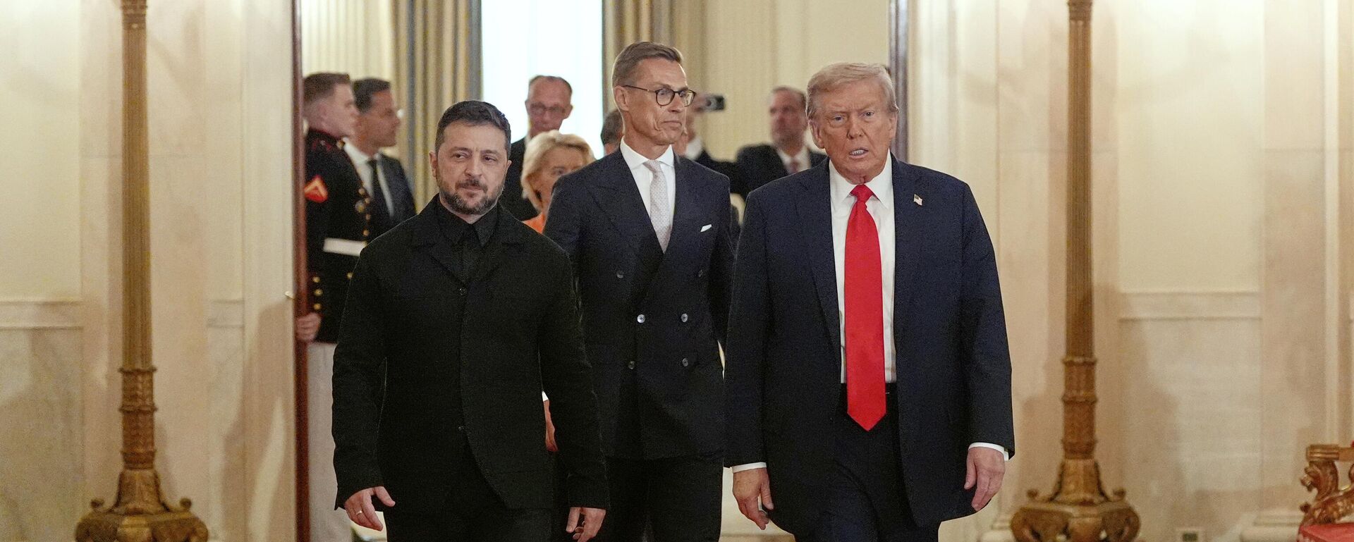 Vladimir Zelenski i predsednik SAD Donald Tramp - Sputnik Srbija, 1920, 22.08.2025