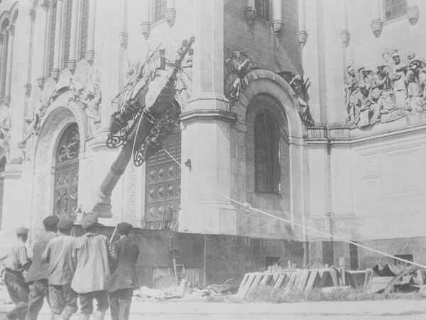 На конкурсу за пројекат храма учествовале су најпознатије архитекте тог доба, укључујући Андреја Вороњихина, Алексеја Мељникова и Василија Стасова. Александар I је, међутим, изабрао пројекат сликара Александра Витберга за који је рекао: „Ви сте учинили да камење проговори“. - Sputnik Србија