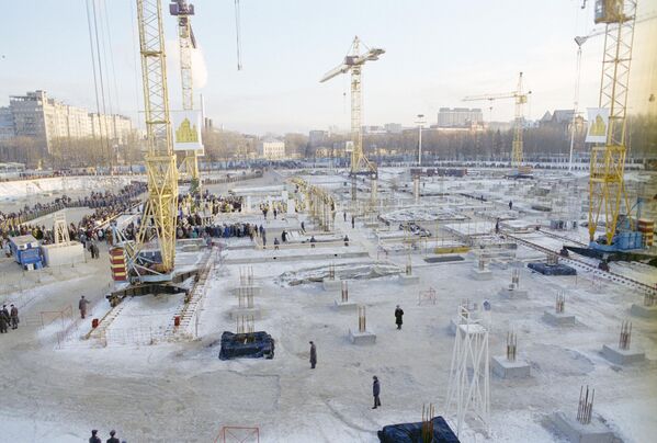 Храм је поново грађен према цртежима и старим фотографијама, а садашње здање је освештано 19. августа 2000. године. - Sputnik Србија