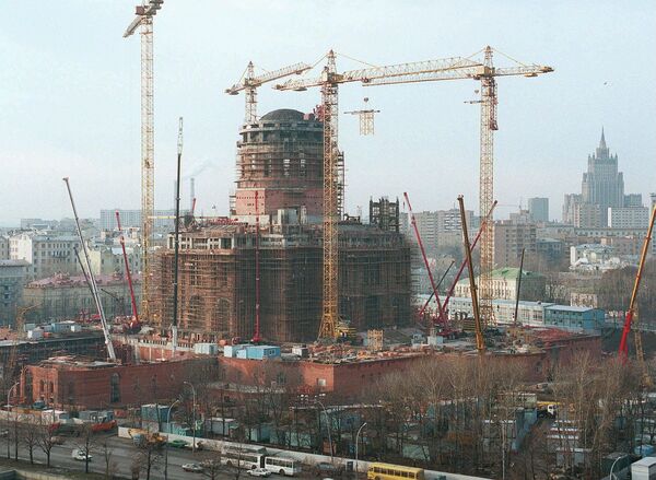 Храм Христа Спаситеља, уништен по налогу Јосифа Стаљина 1930-их, брзо се обнављао коришћењем модерне технологије. - Sputnik Србија