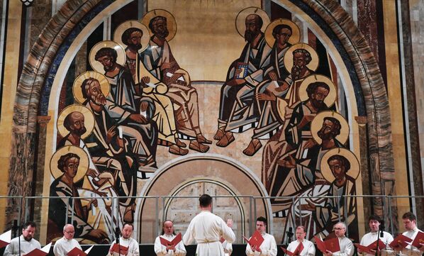 Обновљени Храм Христа Спаситеља отворен је за вернике 31. децембра 1999. године. Током пет година архитекте и сликари су пажљиво рестаурирали његов стари изглед и унутрашње декорације. - Sputnik Србија