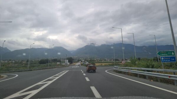 Incident u Grčkoj: Kamenovan autobus sa srpskim turistima, ima povređenih