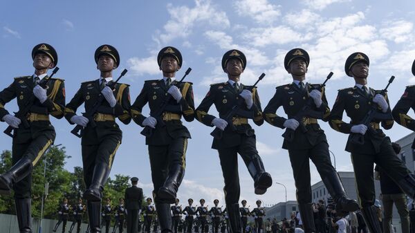 Početnый karaul vo vremя repeticii voennogo parada v čestь 80-letiя okončaniя Vtoroй mirovoй voйnы v Kitae  - Sputnik Srbija