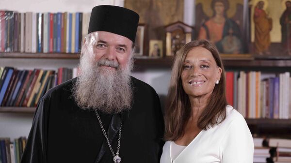 Arhimandrit Petar Dragojlović i Marina Rajević Savić - Sputnik Srbija