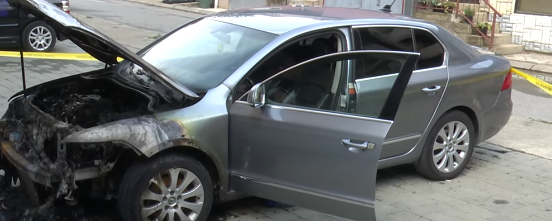 Запаљен аутомобил у Звечану  - Sputnik Србија, 1920, 22.08.2025