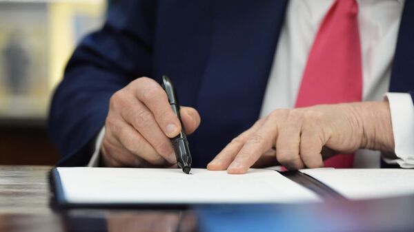 Tramp, potpis, papir - Sputnik Srbija