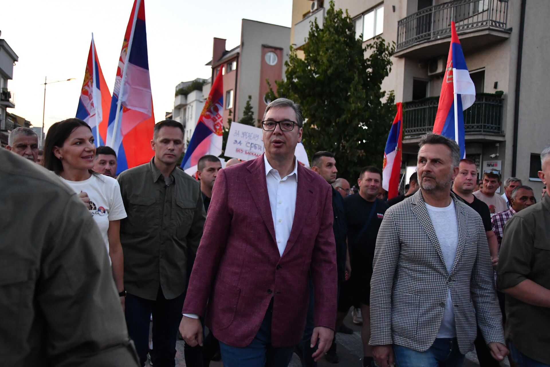 Predsednik Srbije Aleksandar Vučić na protestu protiv blokada u Ubu. - Sputnik Srbija, 1920, 23.08.2025