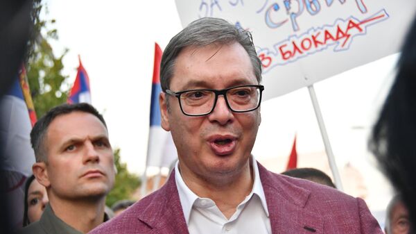 Predsednik Srbije Aleksandar Vučić na protestu protiv blokada u Ubu. - Sputnik Srbija