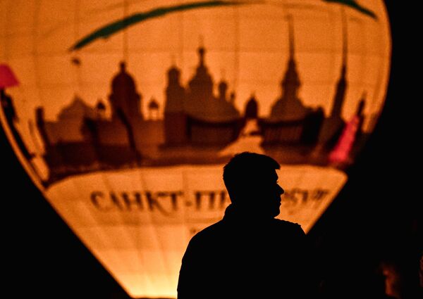 Светлосна представа на вечерњем небу Светлосна представа на вечерњем небу - Sputnik Србија