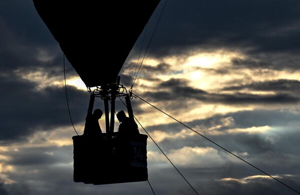 Учесници такмичења на фестивалу балона на врући ваздух „Сањај! Лети!“ поводом 300. годишњице Санкт Петербурга. Учесници такмичења на фестивалу балона на врући ваздух „Сањај! Лети!“ поводом 300. годишњице Санкт Петербурга. - Sputnik Србија