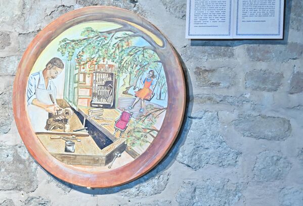 "Иако сам имала само 7. година када се наша животна бајка распршила, памтим све дивне породичне тренутке о којима неуморно говорим свом сину", речи су Стојанке Владић Игњатовић које је посветила свом оцу Стојану - Sputnik Србија