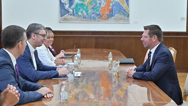 Vučić sa američkim kongresmenom: Srbija opredeljena za razvoj saradnje sa SAD