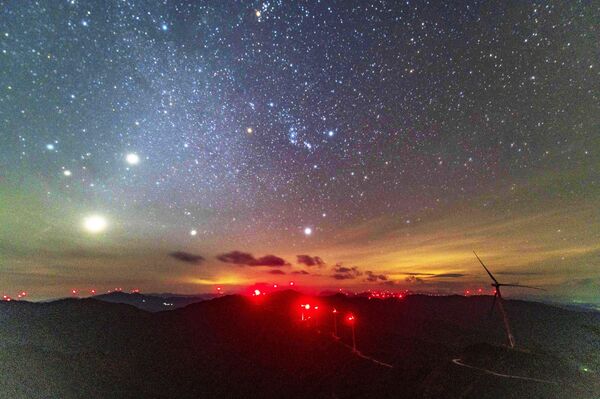 Поглед на звезде са планине Дабанг - Sputnik Србија