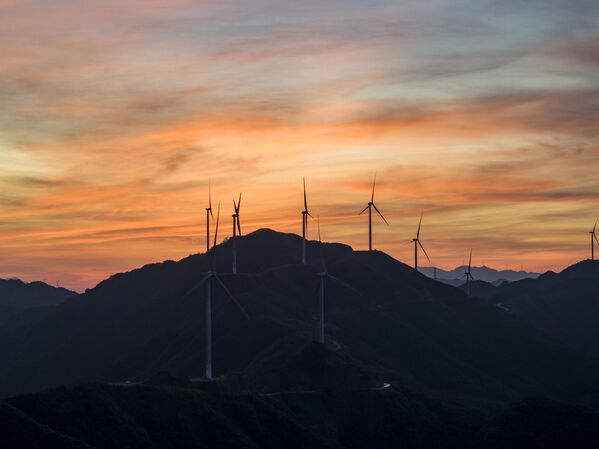 Јутарњи сјај на небу у провинцији Гуејџоу - Sputnik Србија