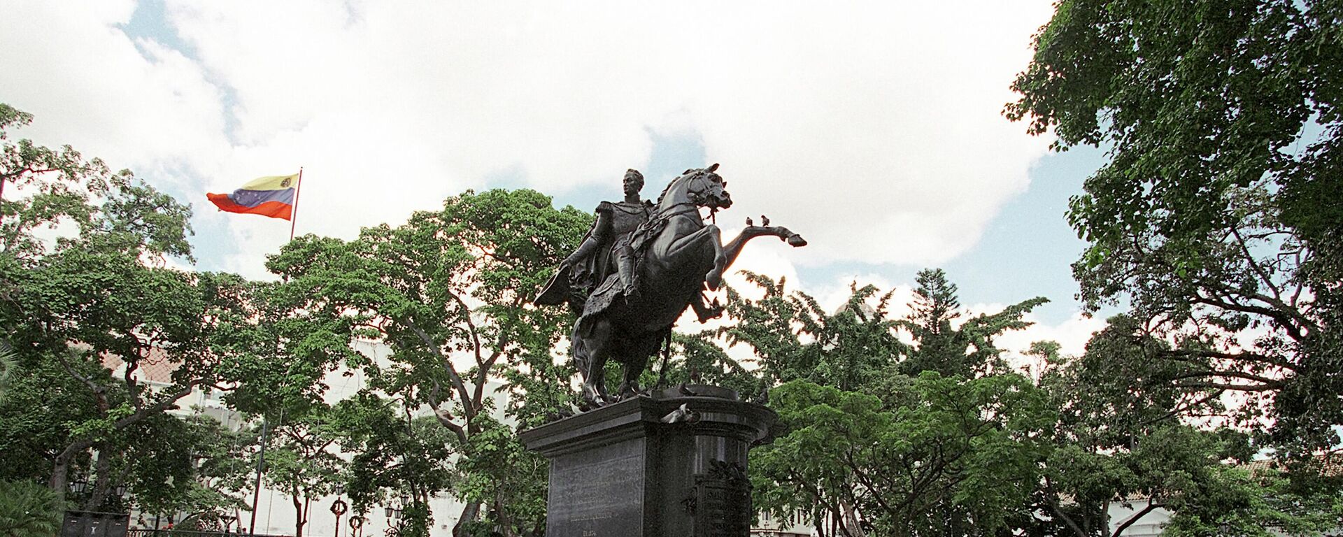 Spomenik Simonu Bolivaru u Karakasu - Sputnik Srbija, 1920, 28.08.2025