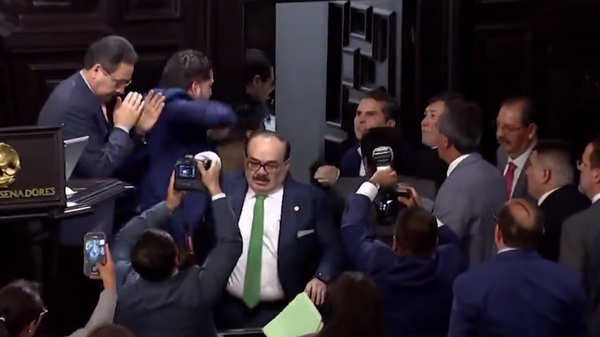 Tuča u meksičkom parlamentu - Sputnik Srbija