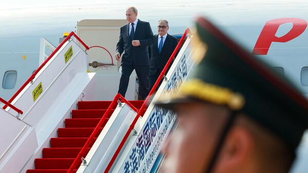 Владимир Путин у КИни - Sputnik Србија