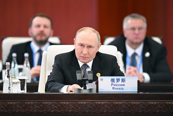 Руски председник Владимир Путин говори на састанку Савета шефова држава Шангајске организације за сарадњу (ШОС) у Тјенђину. - Sputnik Србија