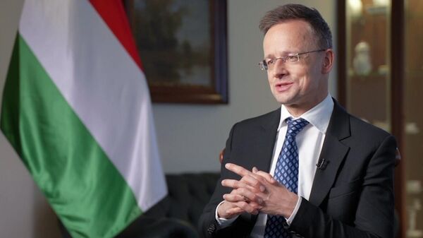 Sijarto: Posle uvođenja sankcija NIS-u, mađarski MOL povećava isporuke nafte Srbiji