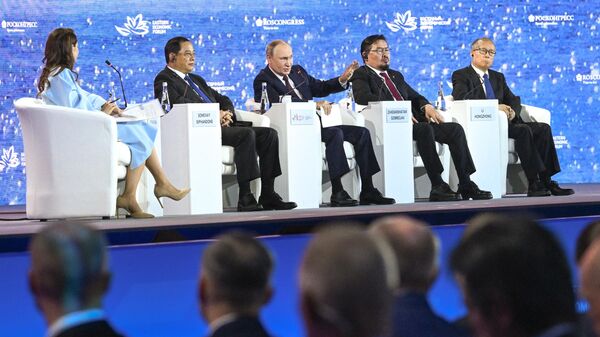 Plenarna sednica, Istočni ekonomski forum, septembar 2025. godine - Sputnik Srbija