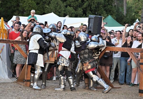 У финалној Бoхурт борби пет на пет, победу је однео швајцарски тим. Ове борбе су привукле највећи број гледалаца, који су бучним навијањем бодрили изабране тимове - Sputnik Србија