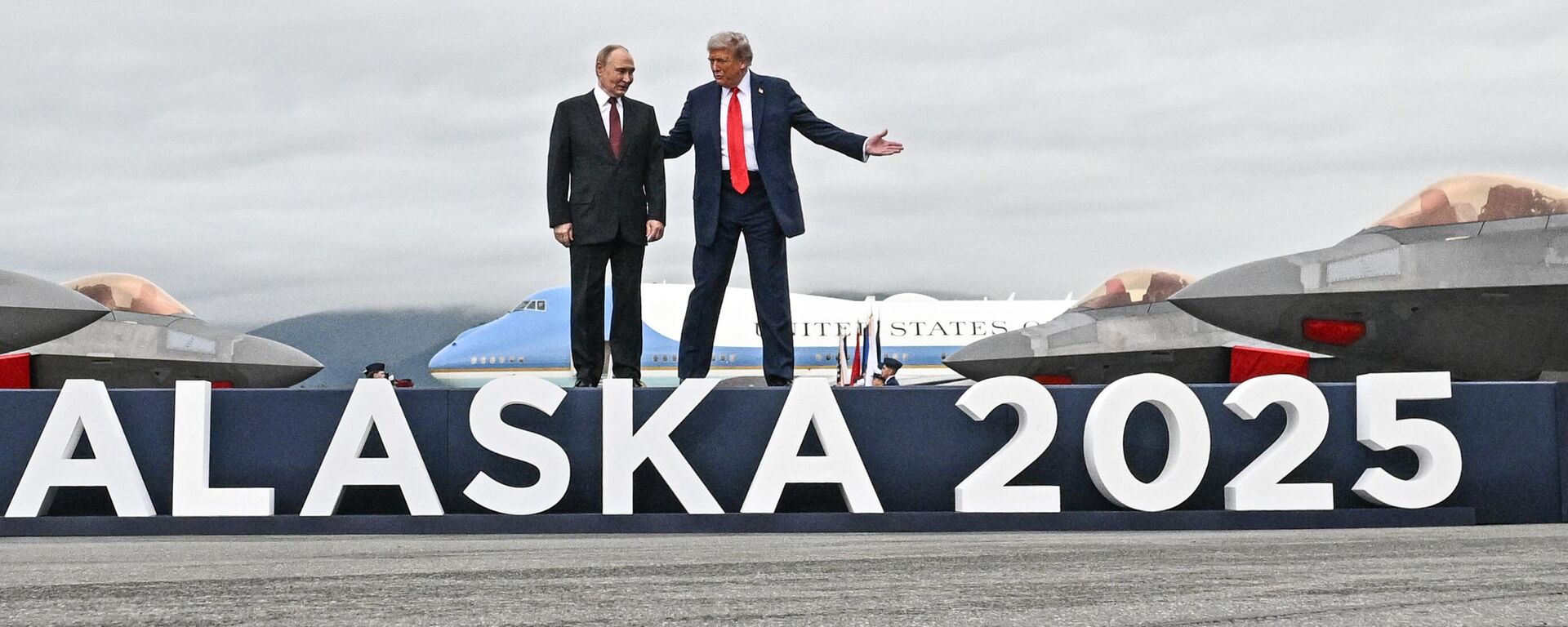 Председници Русије и САД, Владимир Путин и Доналд Трамп - Sputnik Србија, 1920, 16.11.2025
