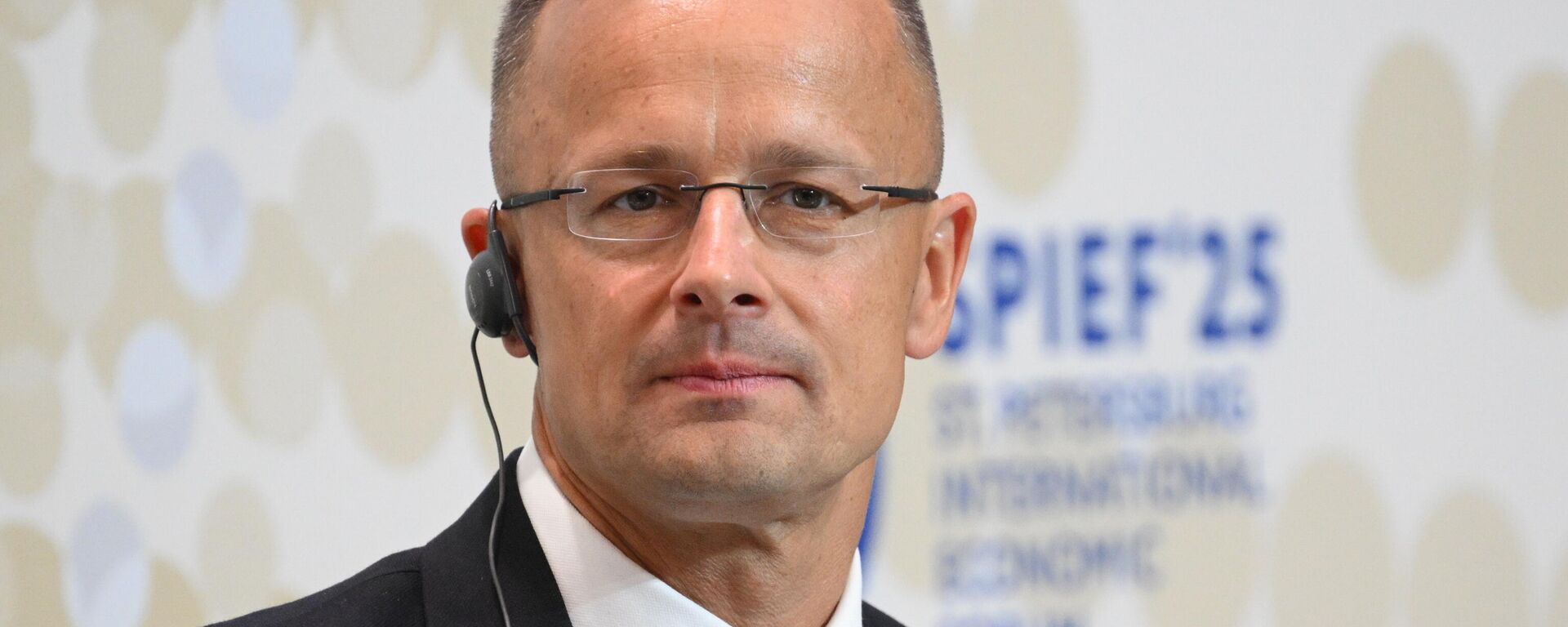 мађарски премијер Петер Сијарто - Sputnik Србија, 1920, 13.11.2025