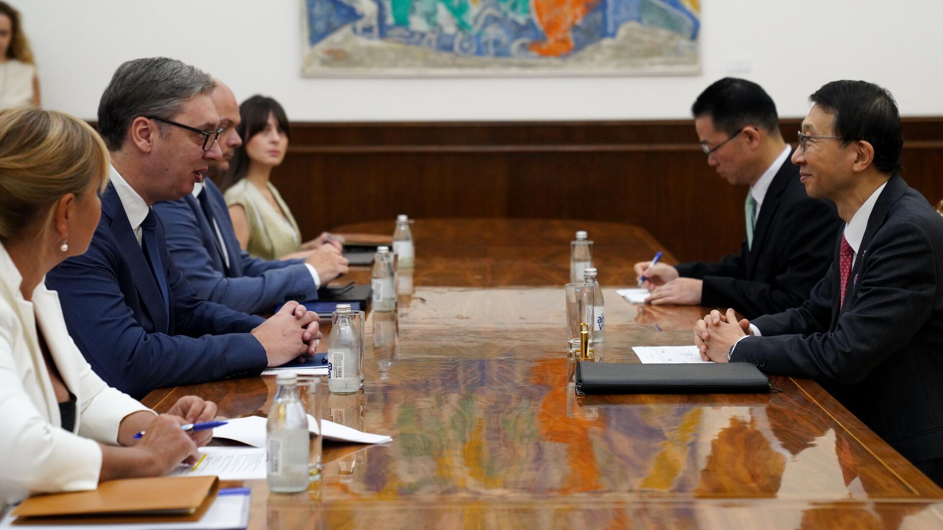 Председник Србије Александар Вучић разговарао је са амбасадором Јапана у Србији Акиром Имамуром  - Sputnik Србија, 1920, 09.09.2025