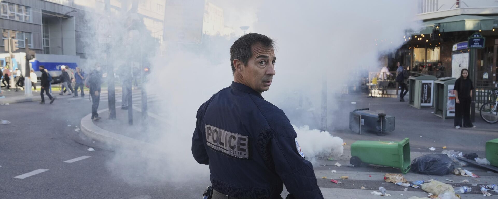 Полицајац током протестног покрета „Блокуонс Тут“ (Блокирај све) у Паризу, у среду, 10. септембра 2025.  - Sputnik Србија, 1920, 10.09.2025