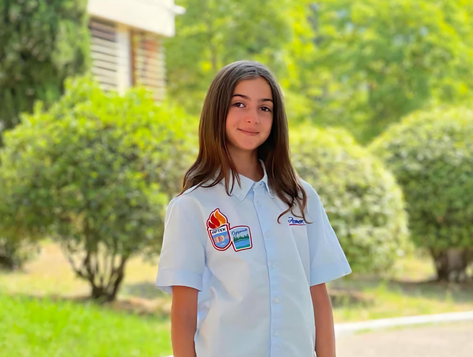 Jelena Tošković uči ruski jezik od svoje treće godine, znanje ju je odvelo u Artek - Sputnik Srbija, 1920, 14.09.2025