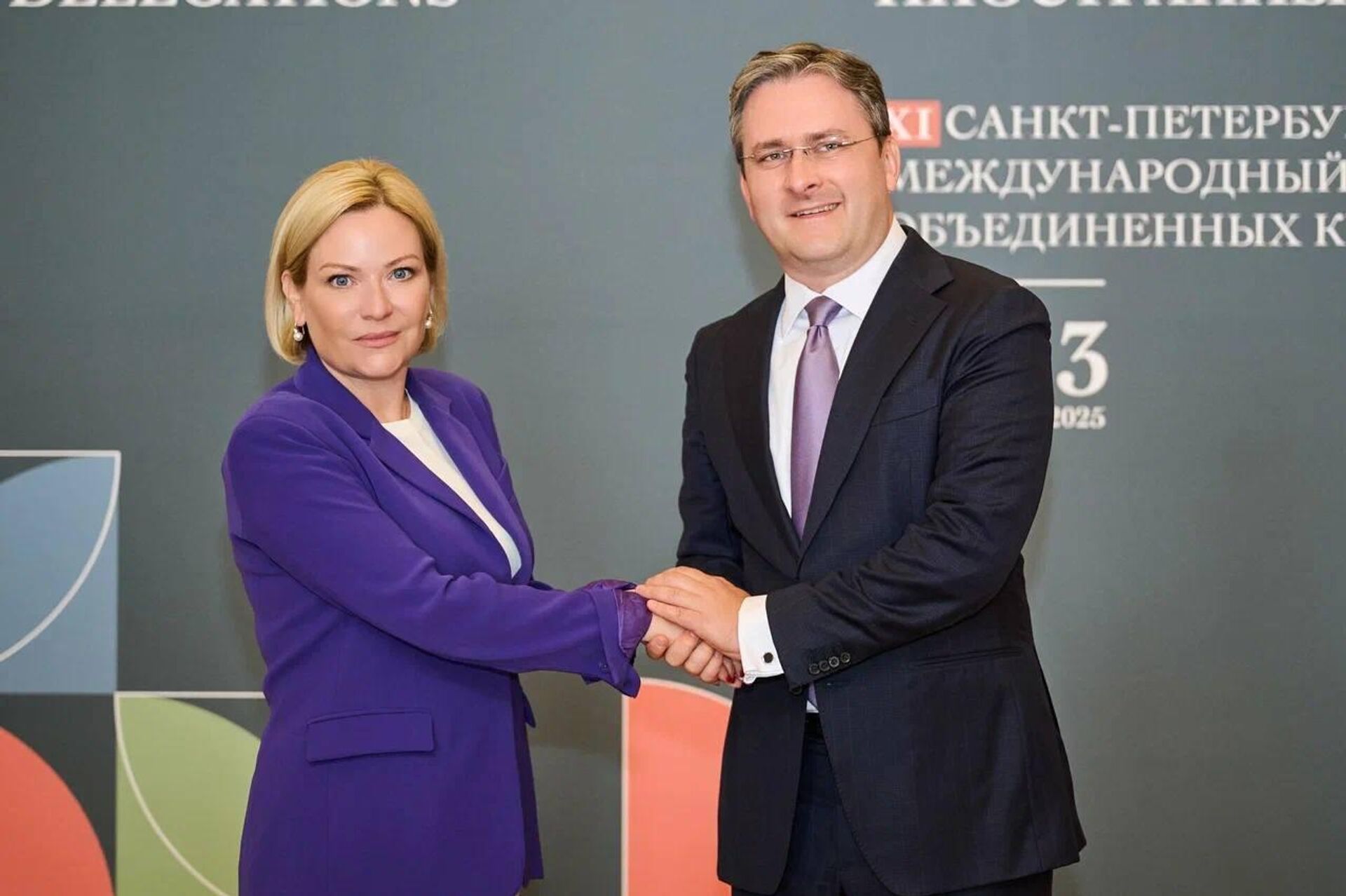 Олга Љубимова и Никола Селаковић Олга Љубимова и Никола Селаковић - Sputnik Србија, 1920, 11.09.2025