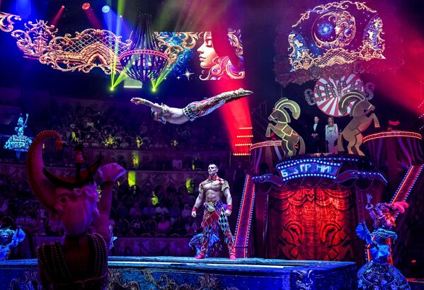 Наступ „Трамполина - Венецијански карневал“ под вођством Владислава Афанасјева (Русија). Наступ „Трамполина - Венецијански карневал“ под вођством Владислава Афанасјева (Русија). - Sputnik Србија