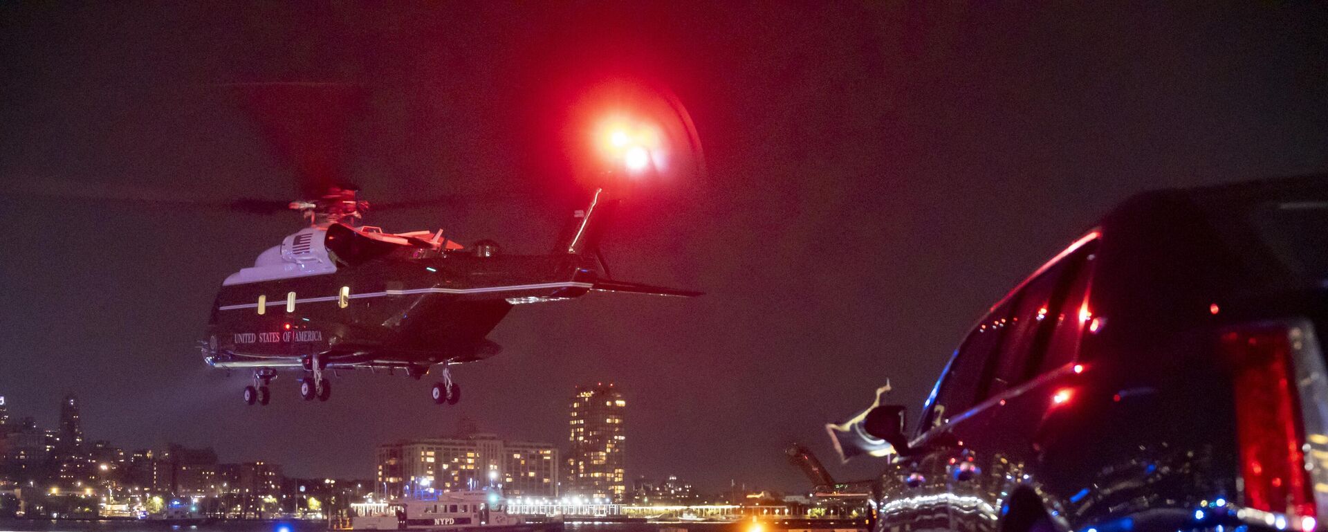 Трампов хеликоптер полеће  - Sputnik Србија, 1920, 13.09.2025