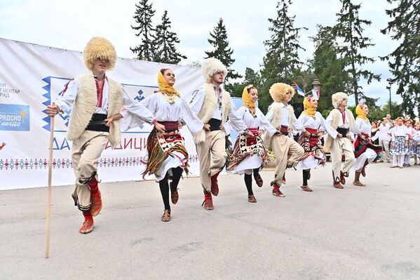 Посетиоци манифестације уживали су у богатом културно-уметничком програму. - Sputnik Србија