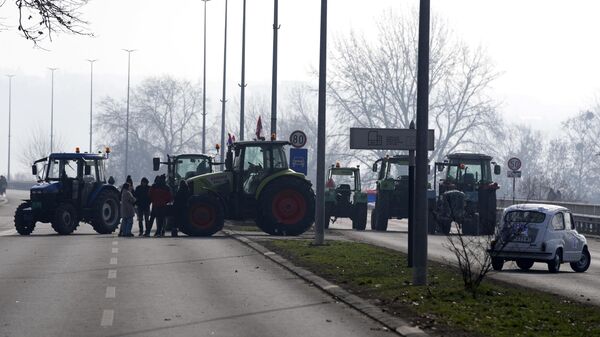 Трактори, блокада у Новом саду - Sputnik Србија
